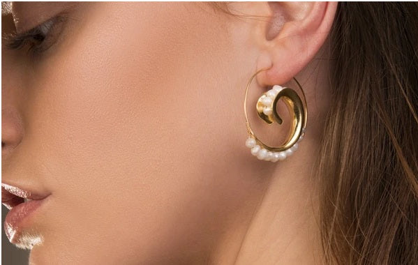 Does Recycled Gold Jewelry Offer a Sustainable Solution?