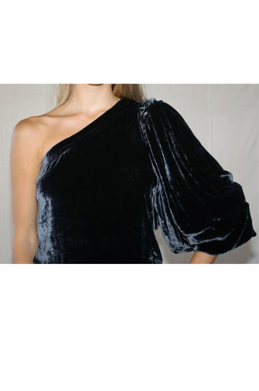 SAVANAH Silk Velvet One-Shoulder Top