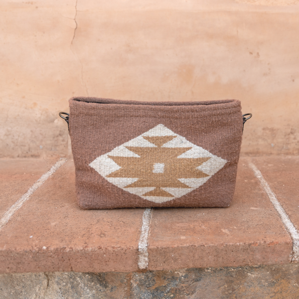 Fuego Convertible Clutch