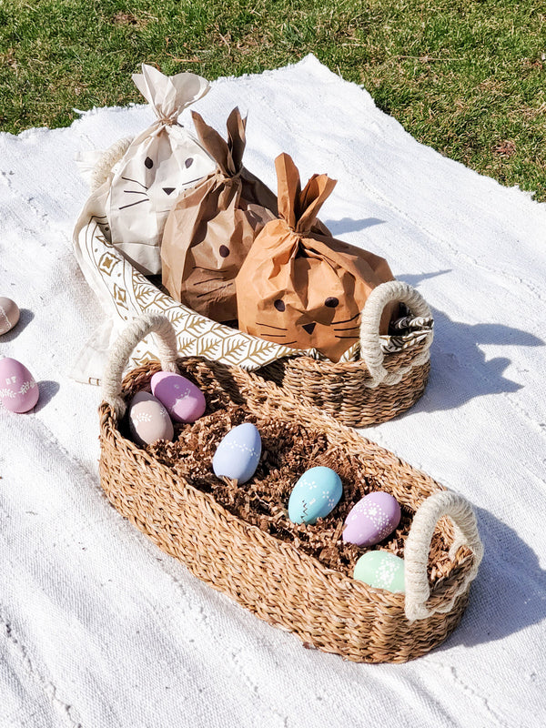 Savar Bread Basket With White Handle