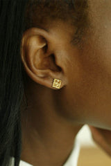 Pyramid Studs Gold