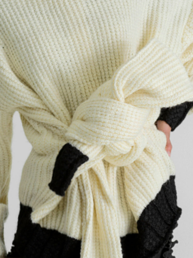 FOUR SLEEVE SWEATER CREAM - ourCommonplace