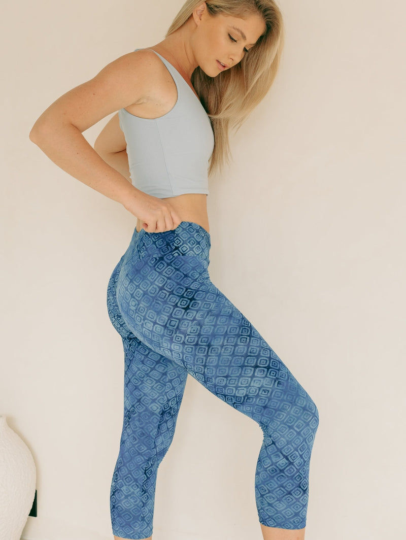 Crop Leggings in Diamonds - ourCommonplace