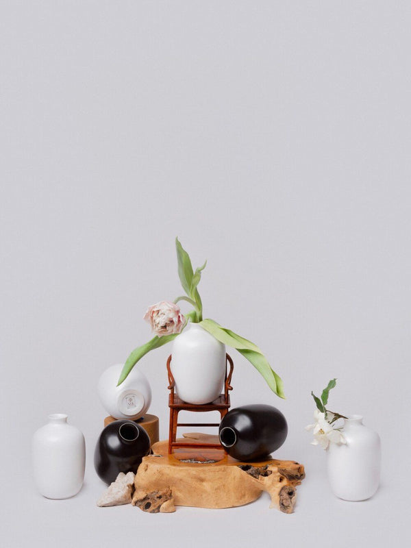 BLACK OR WHITE MINI VASE 10 (MV10) - ourCommonplace