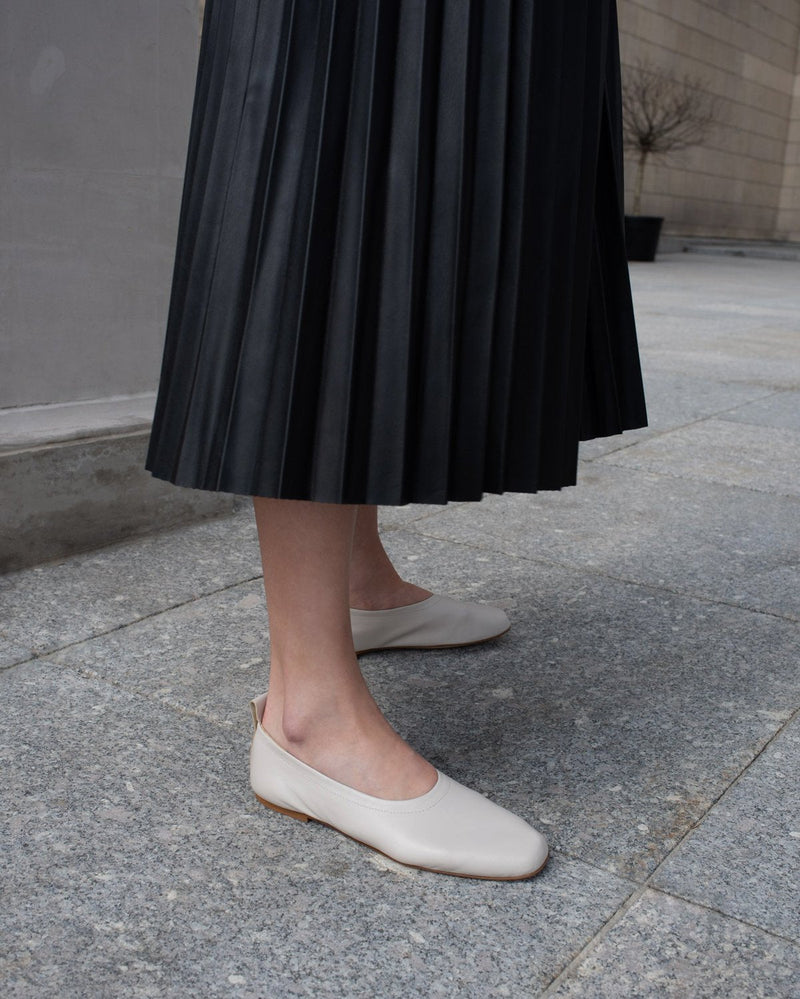 The Foundation Flat - Ivory - ourCommonplace