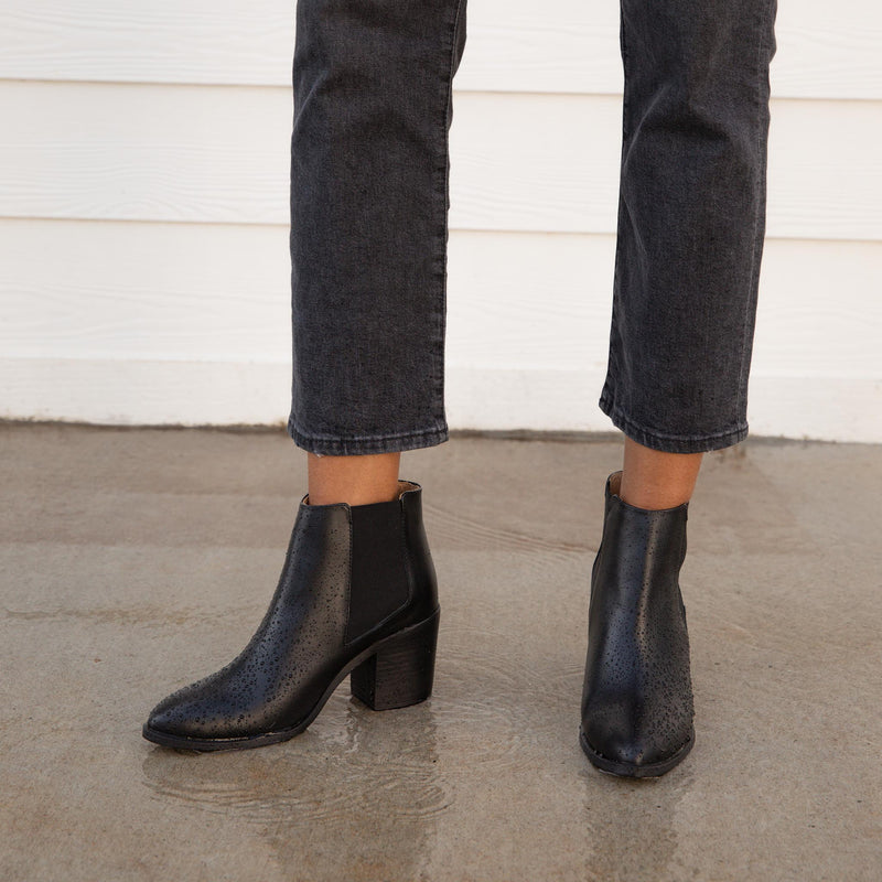 Heeled Chelsea Commuter Boot Black - ourCommonplace