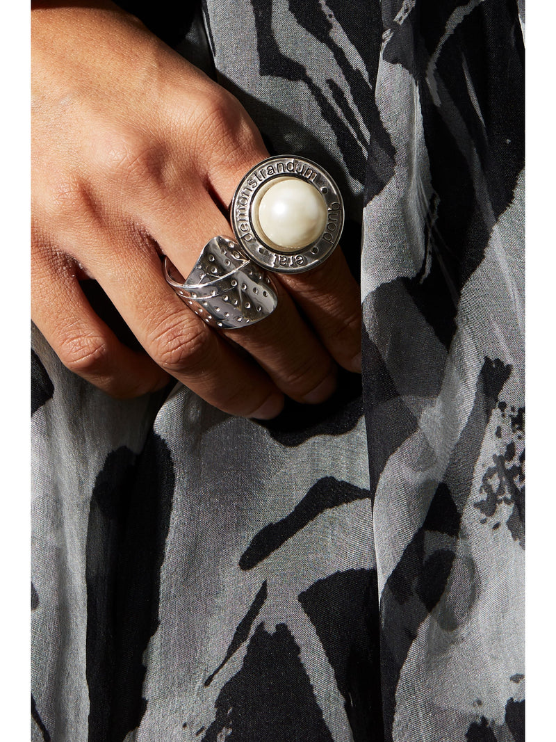 QED PEARL RING SILVER - ourCommonplace