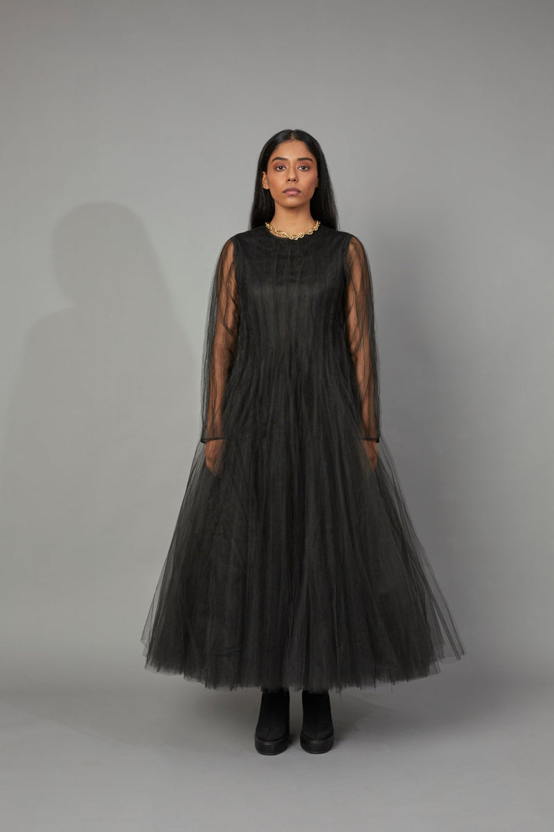 BOTTLE BRUSH TULLE DRESS BLACK - ourCommonplace