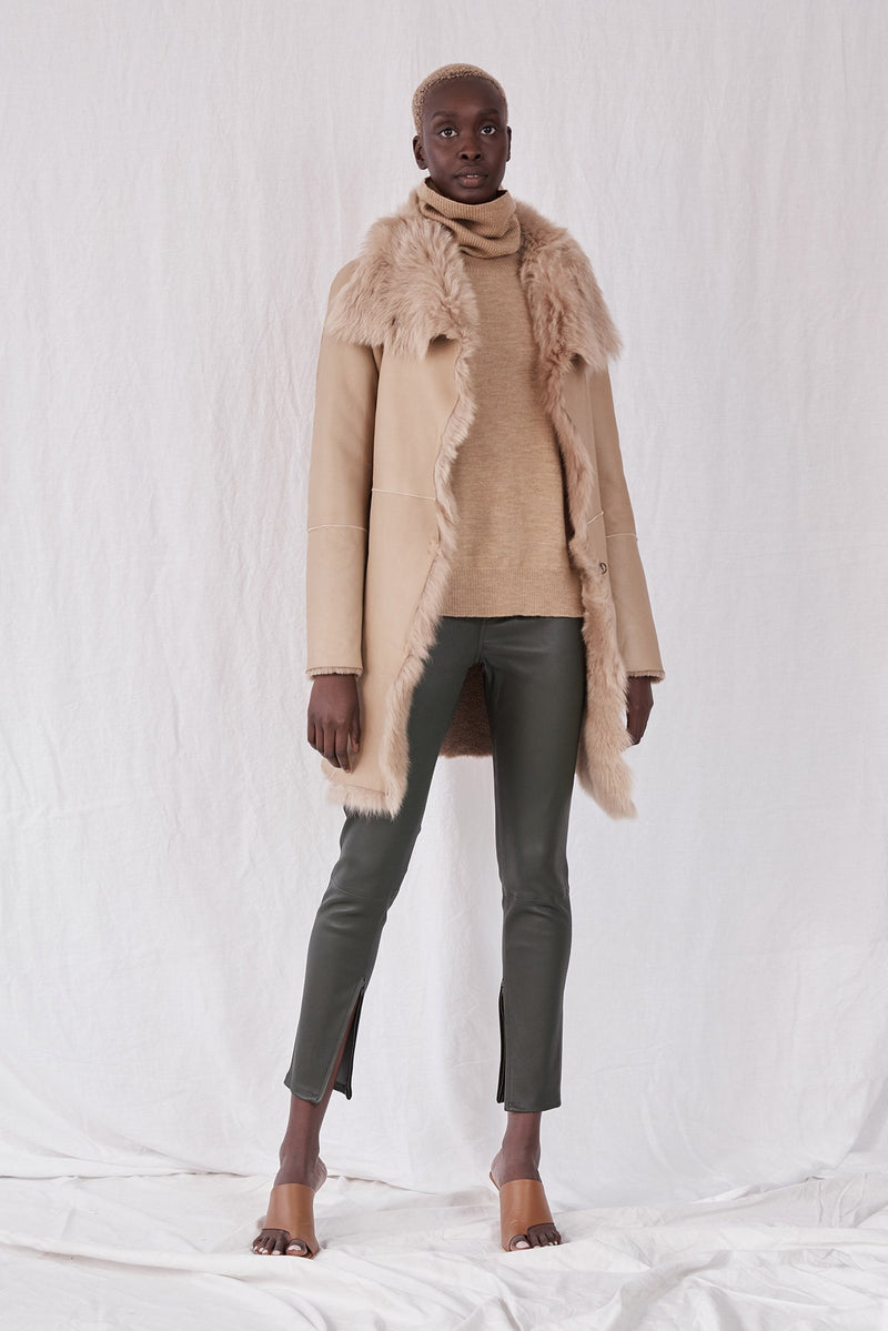 Chelsea Slouch Shearling Coat Biscuit Shearling - ourCommonplace