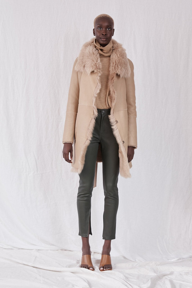 Chelsea Slouch Shearling Coat Biscuit Shearling - ourCommonplace