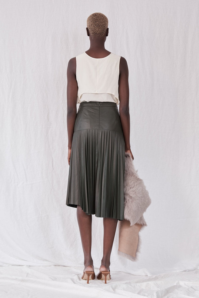 Park Avenue Pleated Skirt Bottlebush Green Leather - ourCommonplace